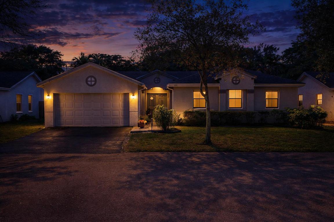 LYONS WEST - Residential