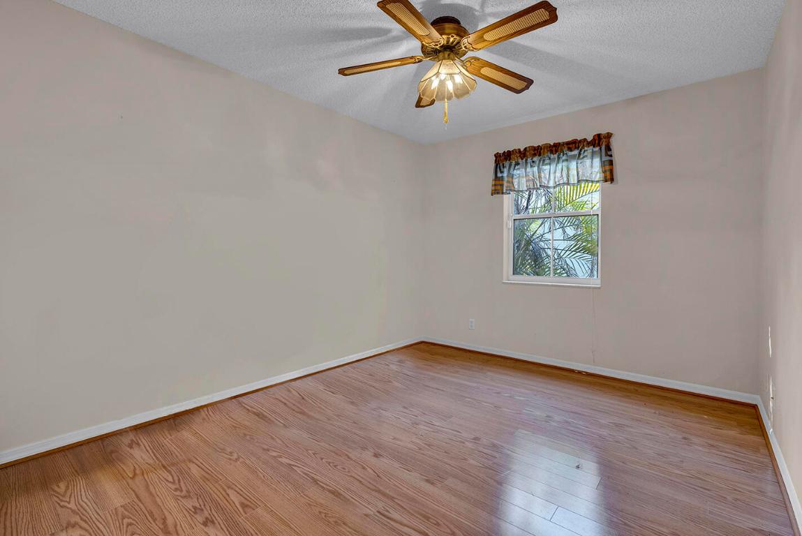 LYONS WEST - Residential