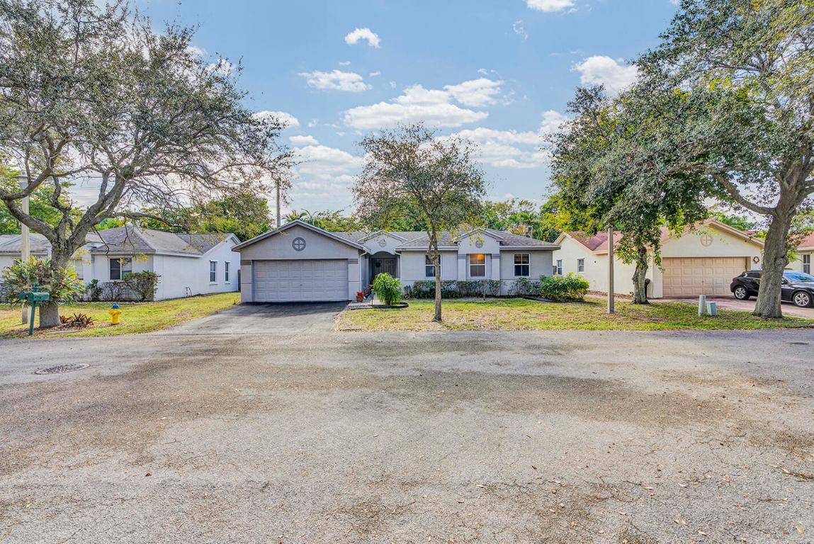 LYONS WEST - Residential