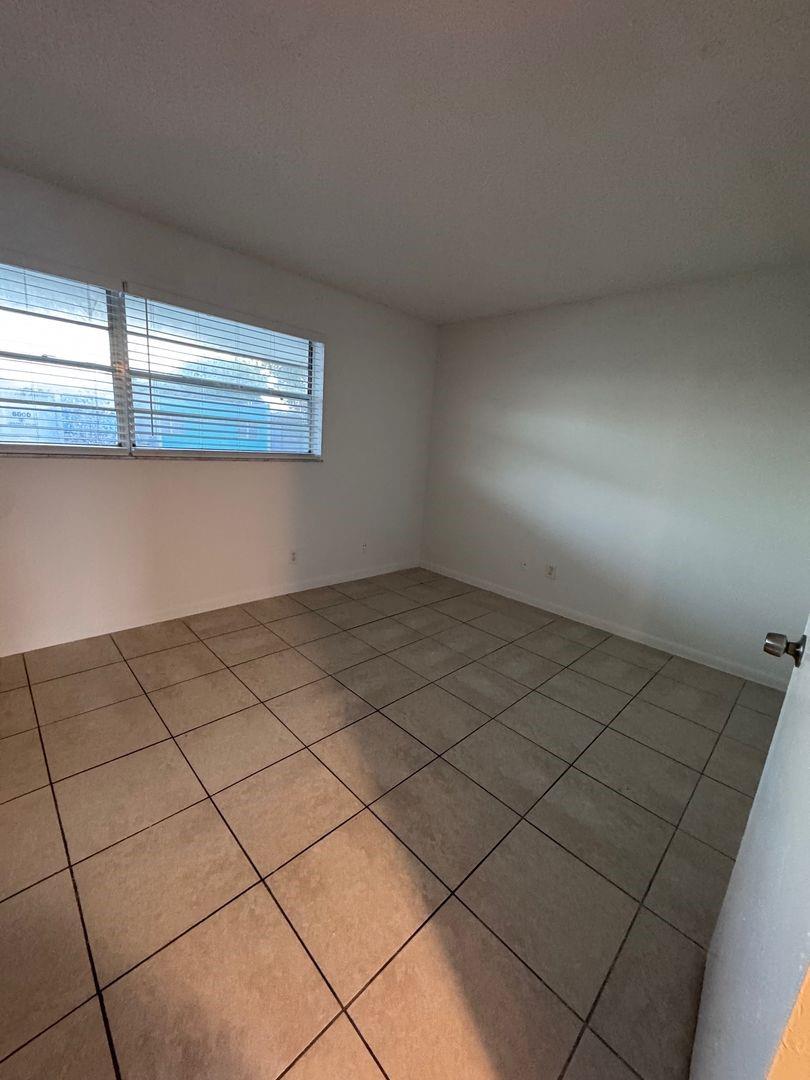 Margate Realty 1 42-42 B - Residential Lease