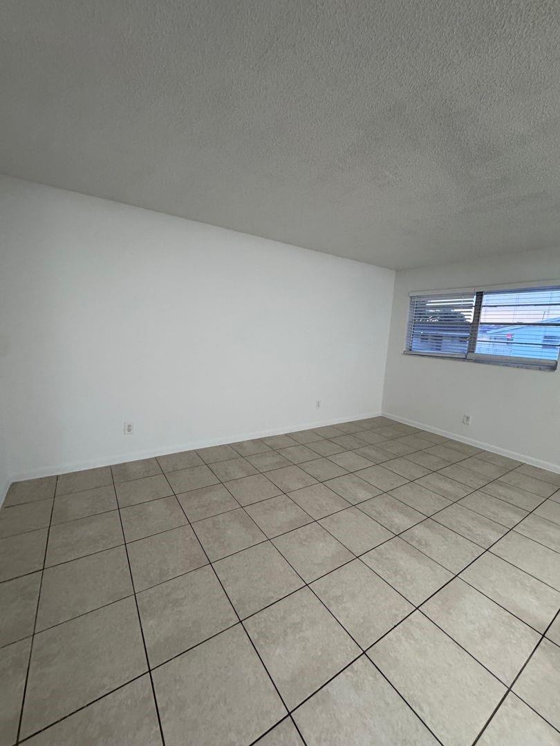 Margate Realty 1 42-42 B - Residential Lease