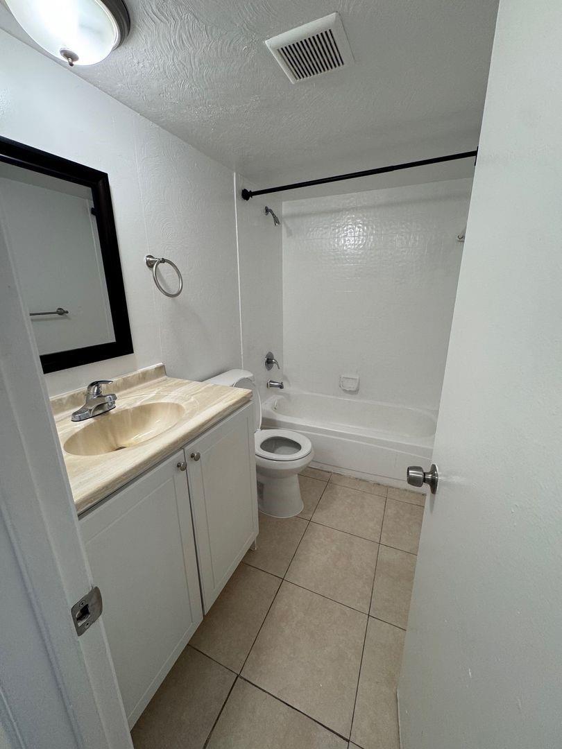 Margate Realty 1 42-42 B - Residential Lease