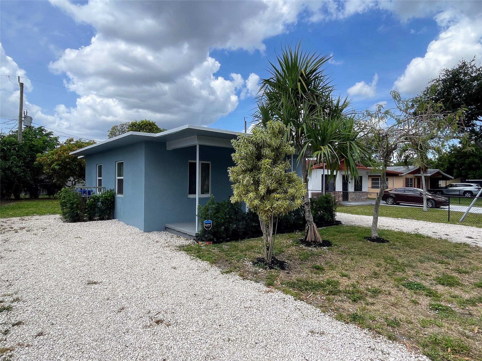1708 NW 7th Pl