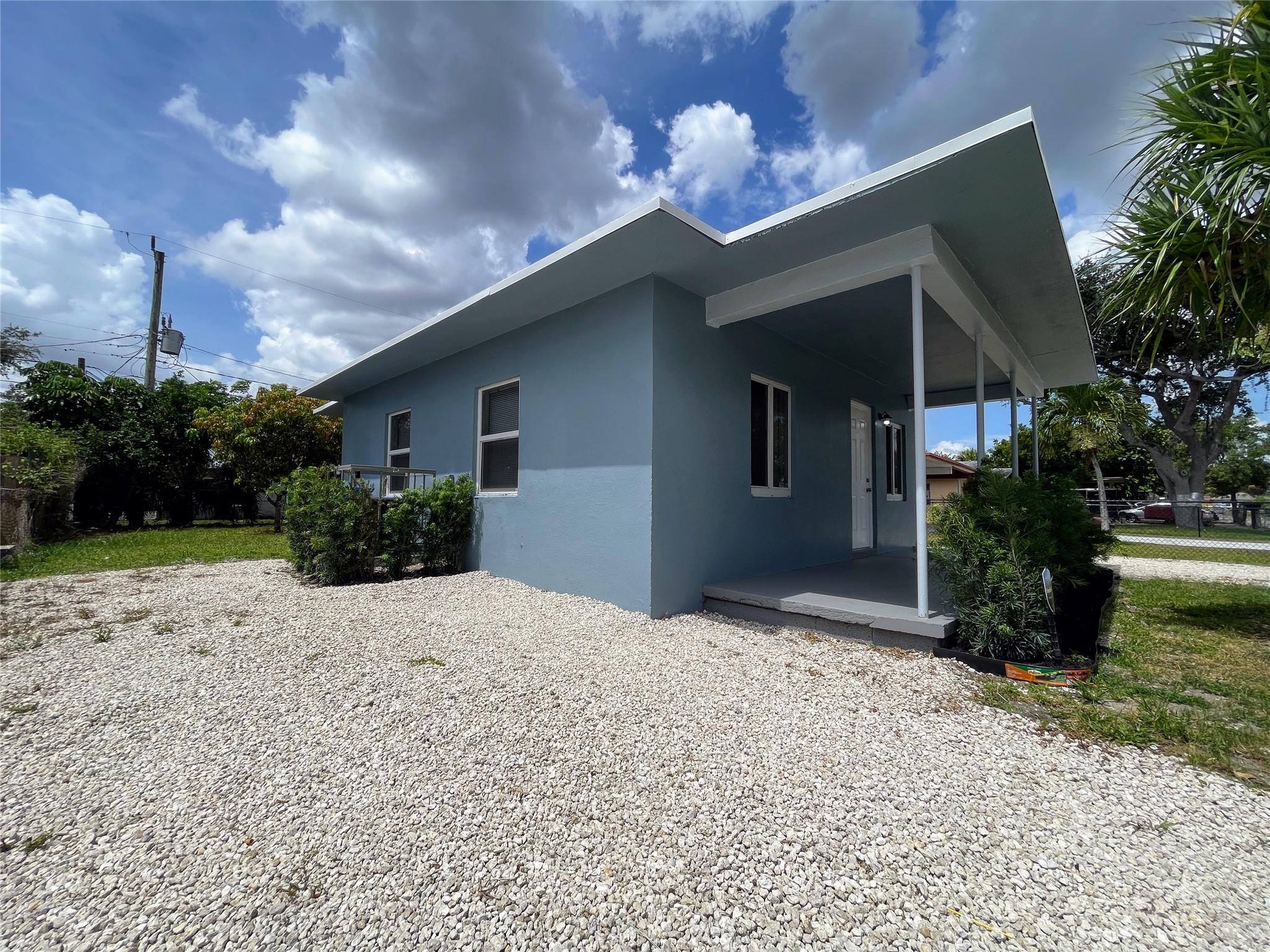 1708 NW 7th Pl