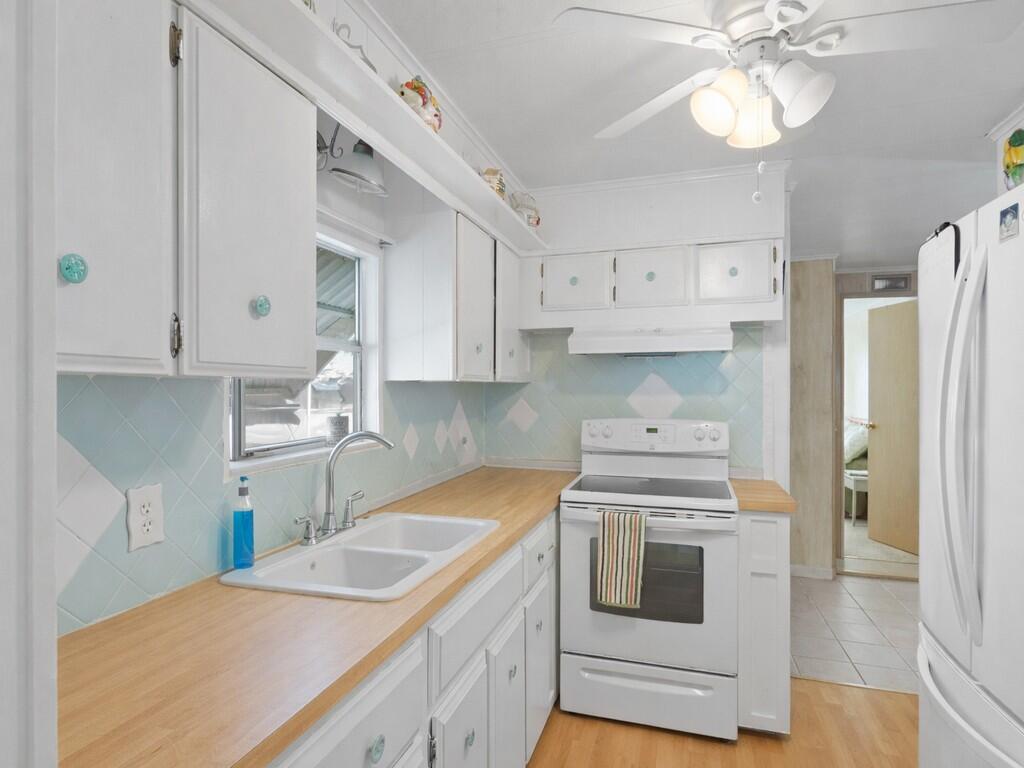 Spanish Lakes Golf Village - Residential