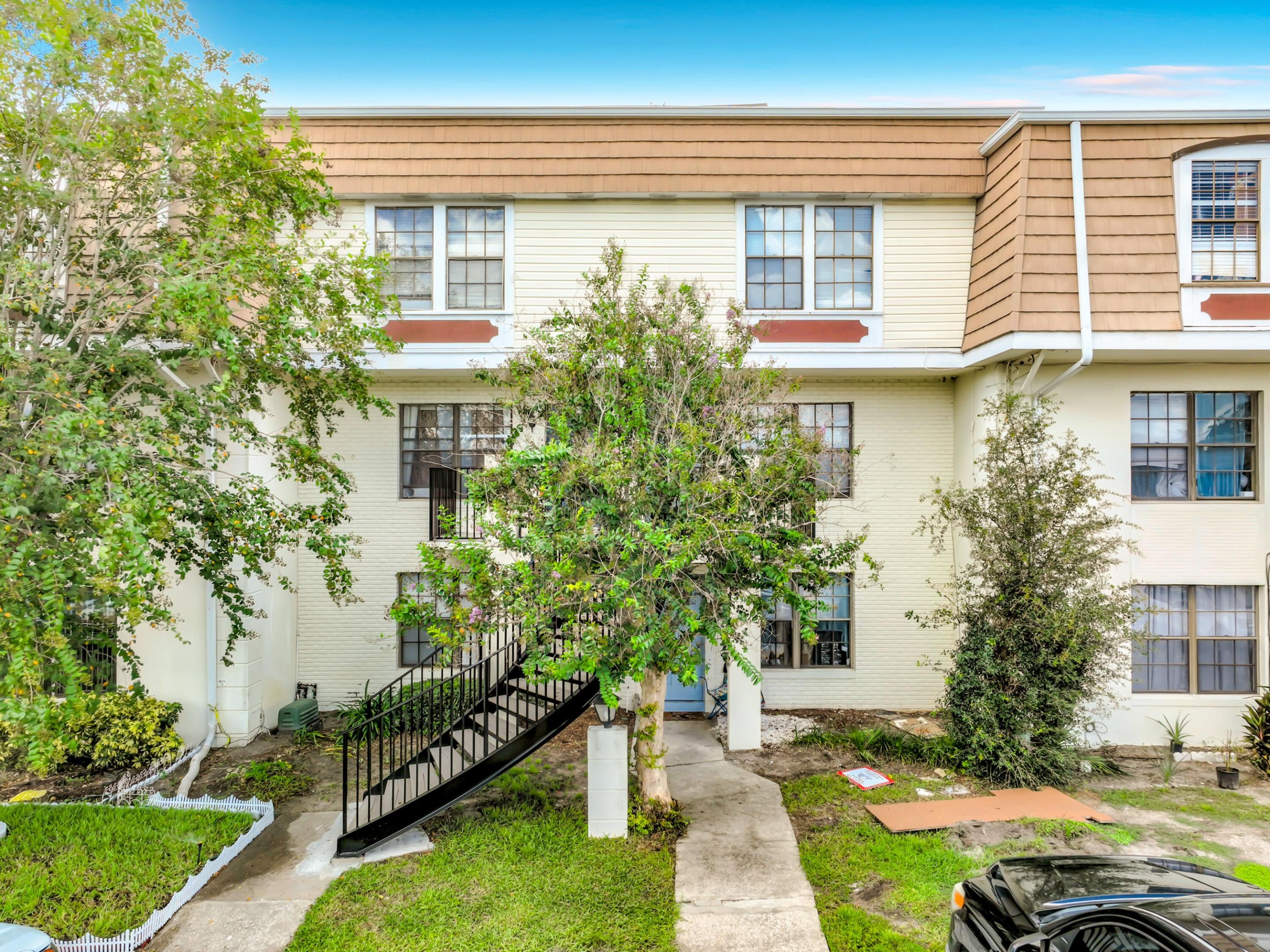 6091 Village Circle S 6091