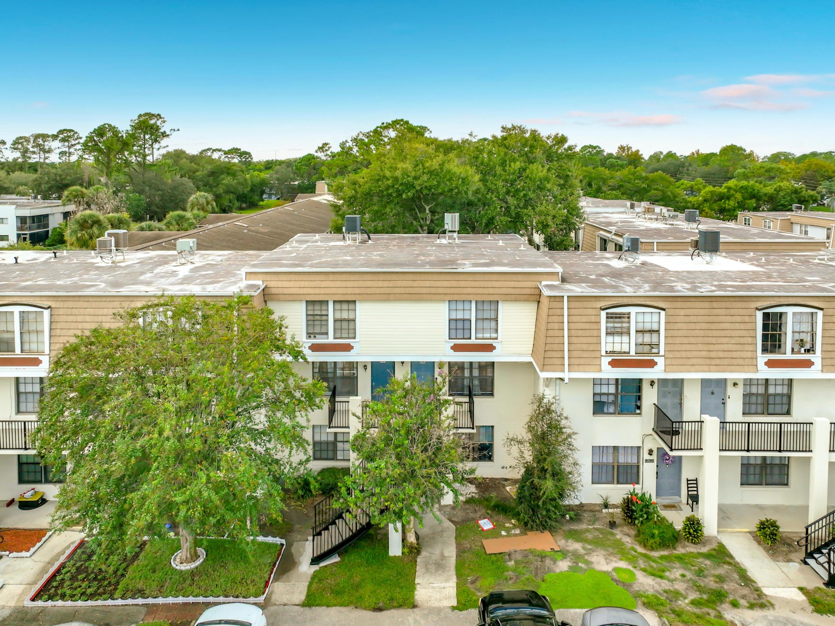 6091 Village Circle S 6091