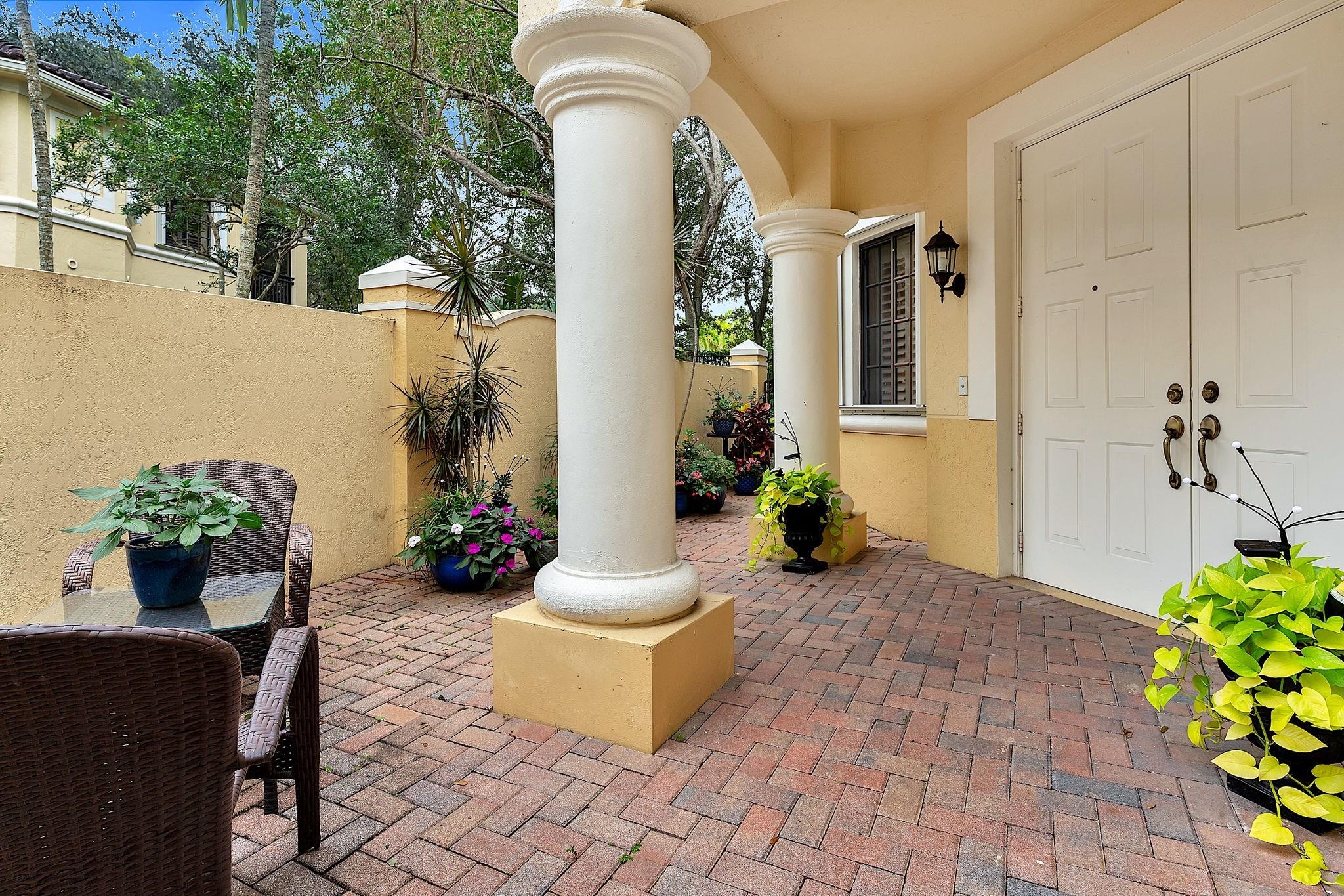 Mariposa Pointe - Residential