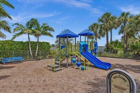 Tiny photo for 12143 S Baypoint Circle, Parkland, FL 33076 (MLS # B26074961)