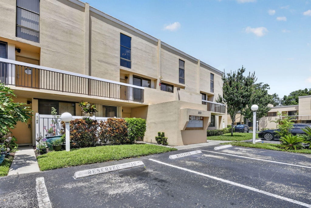 Photo of 2931 SW 87TH Terrace #1922, Davie, FL 33328 (MLS # B26081555)