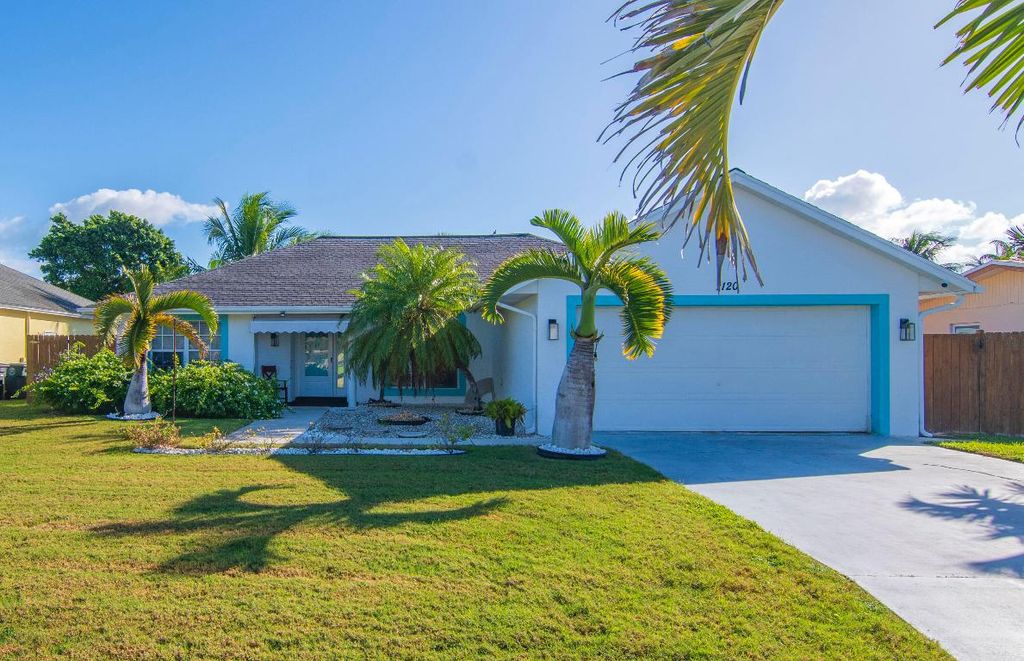 Photo of 1120 Granda Street, Fort Pierce, FL 34949 (MLS # R11133811)