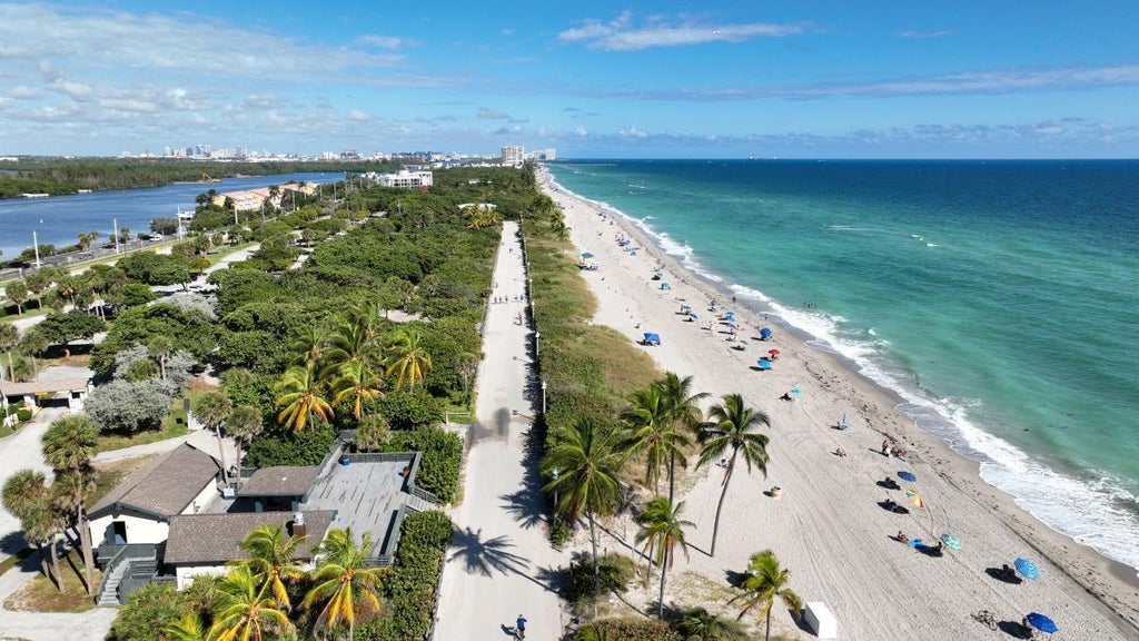 Photo of 1049 VAN BUREN Street, Hollywood, FL 33019 (MLS # B26057915)