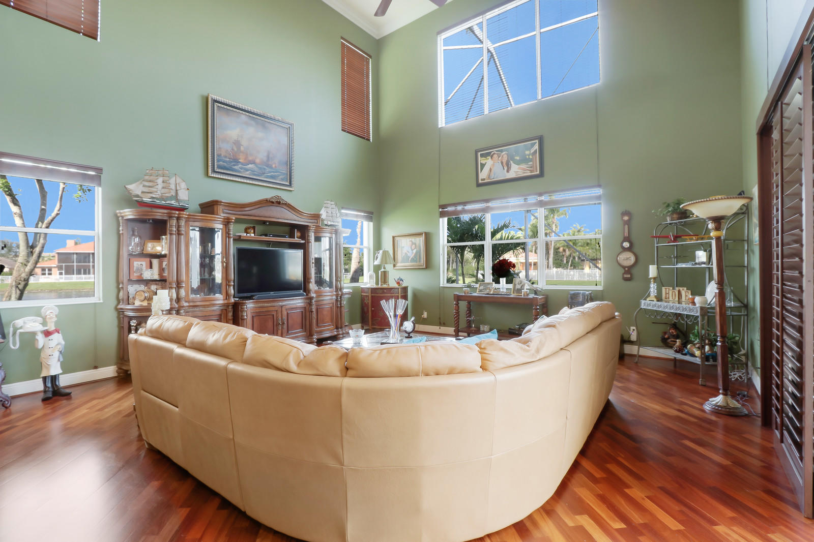 ISOLA BELLA ESTATES                             VI - Residential