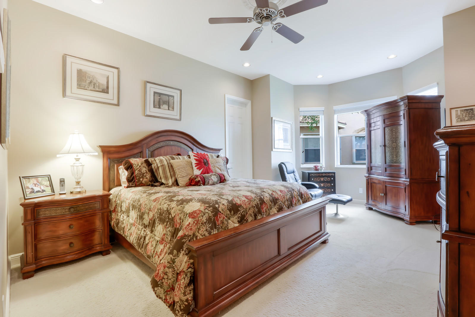 ISOLA BELLA ESTATES                             VI - Residential