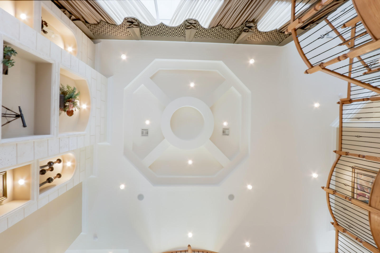 ISOLA BELLA ESTATES                             VI - Residential