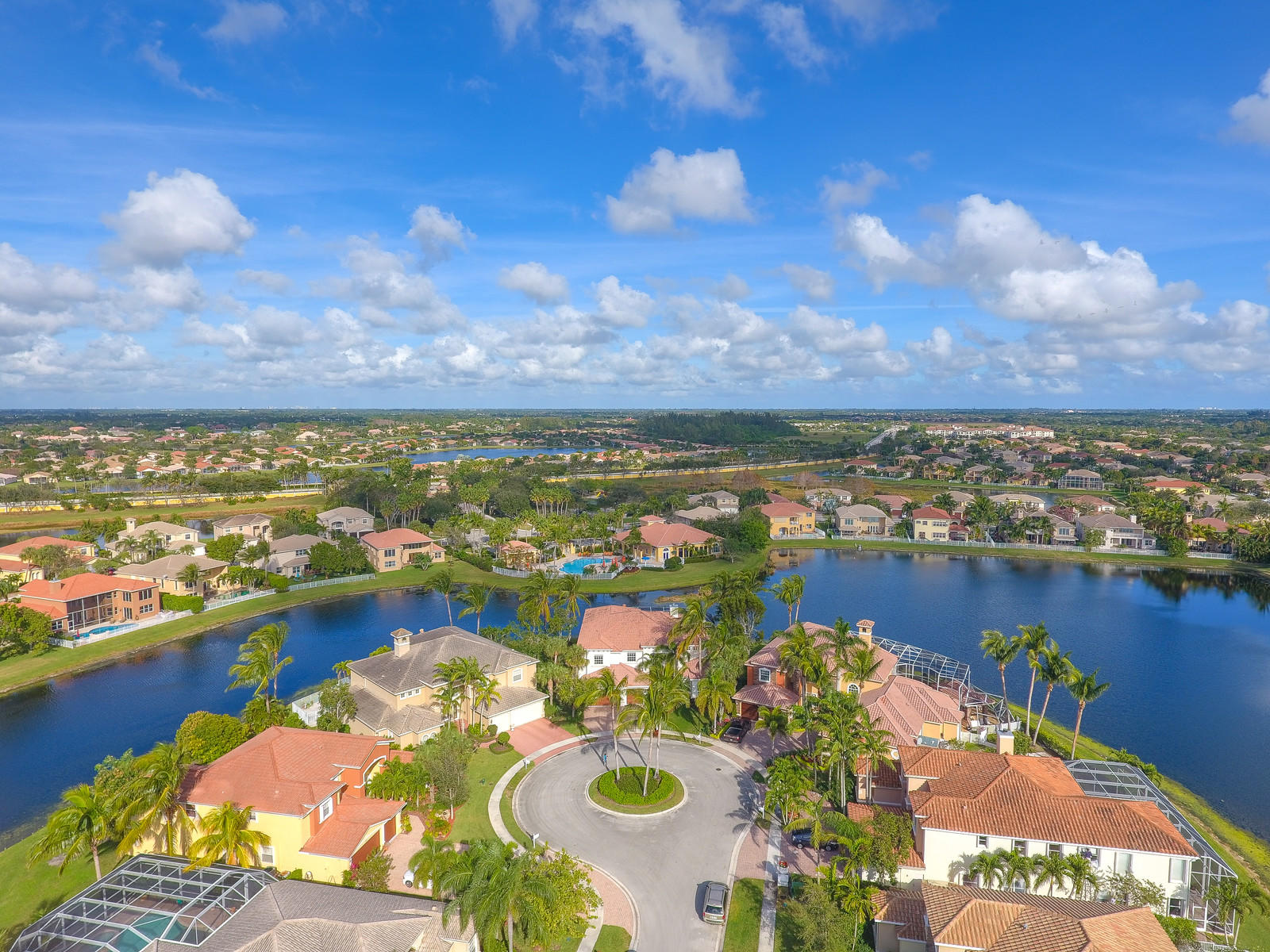 ISOLA BELLA ESTATES                             VI - Residential