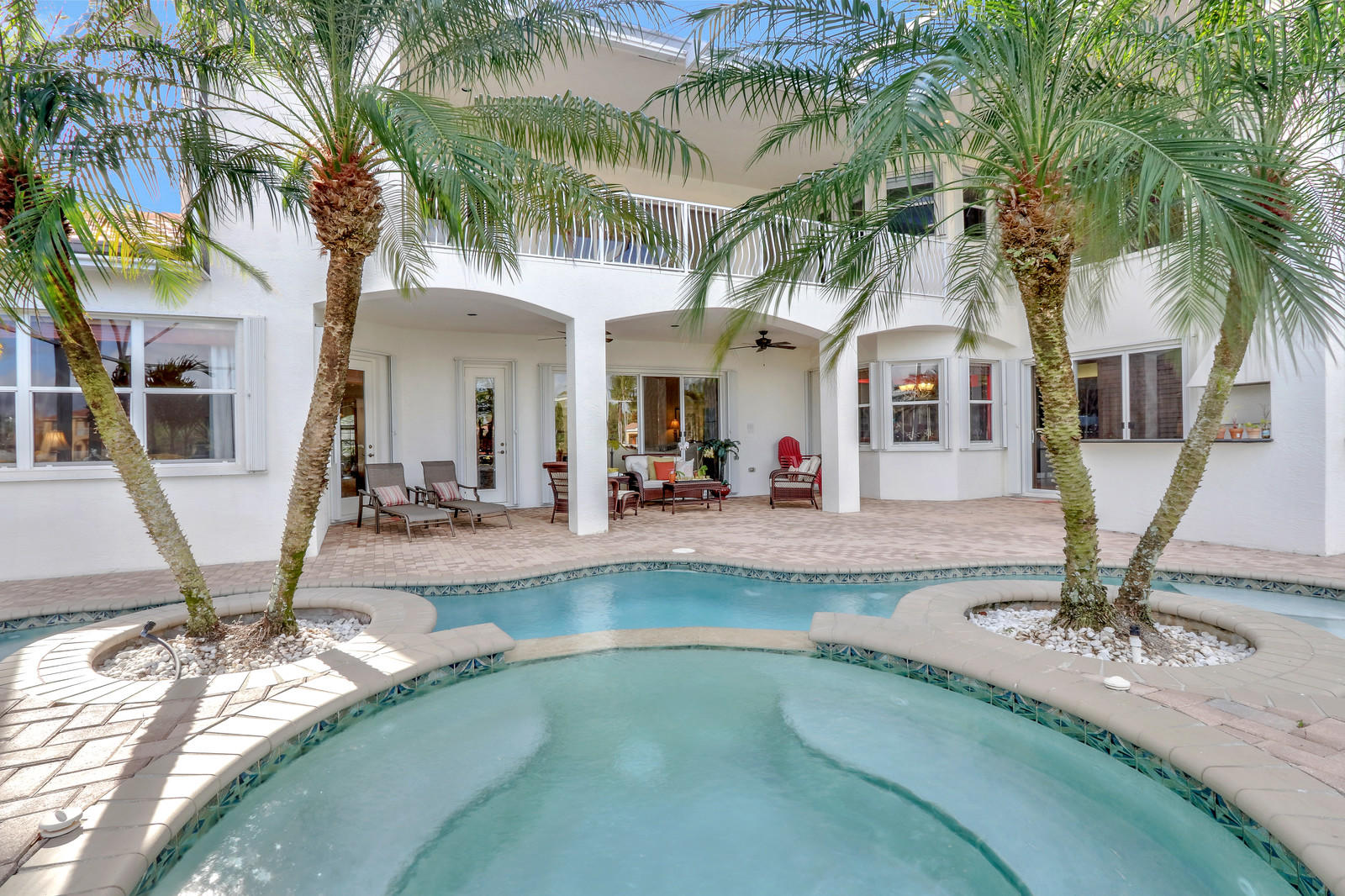 ISOLA BELLA ESTATES                             VI - Residential