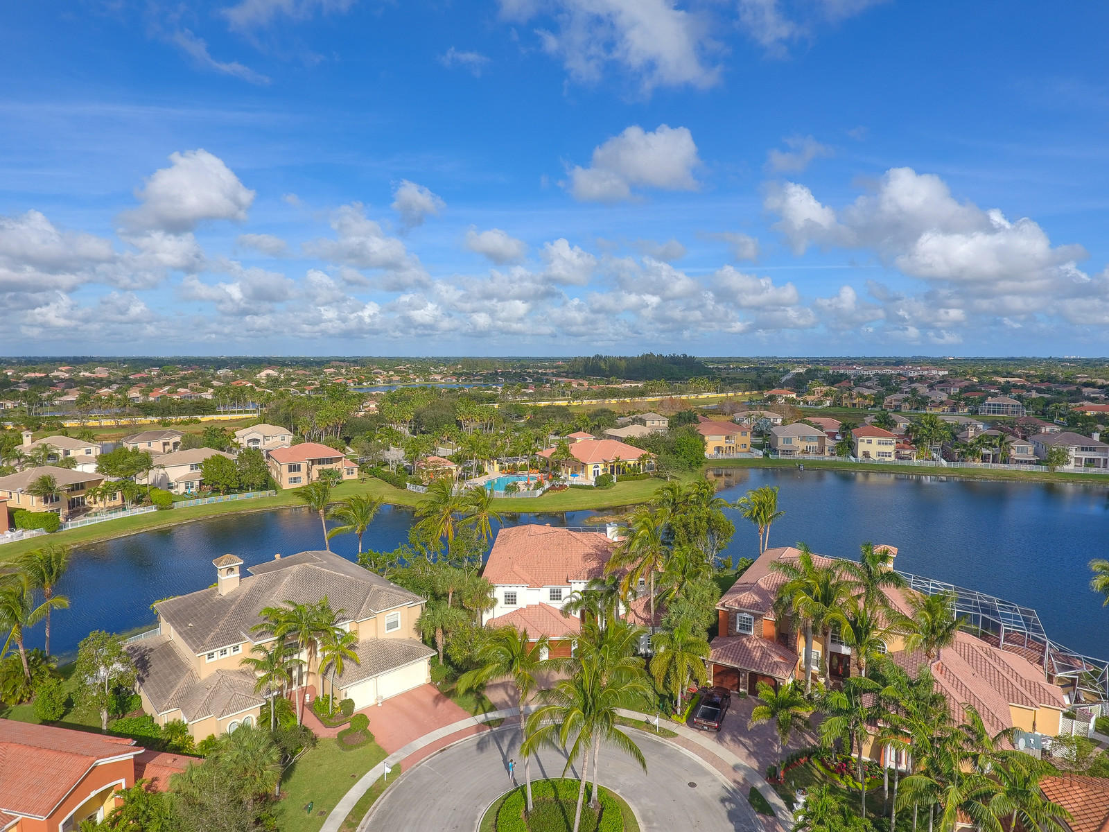 ISOLA BELLA ESTATES                             VI - Residential