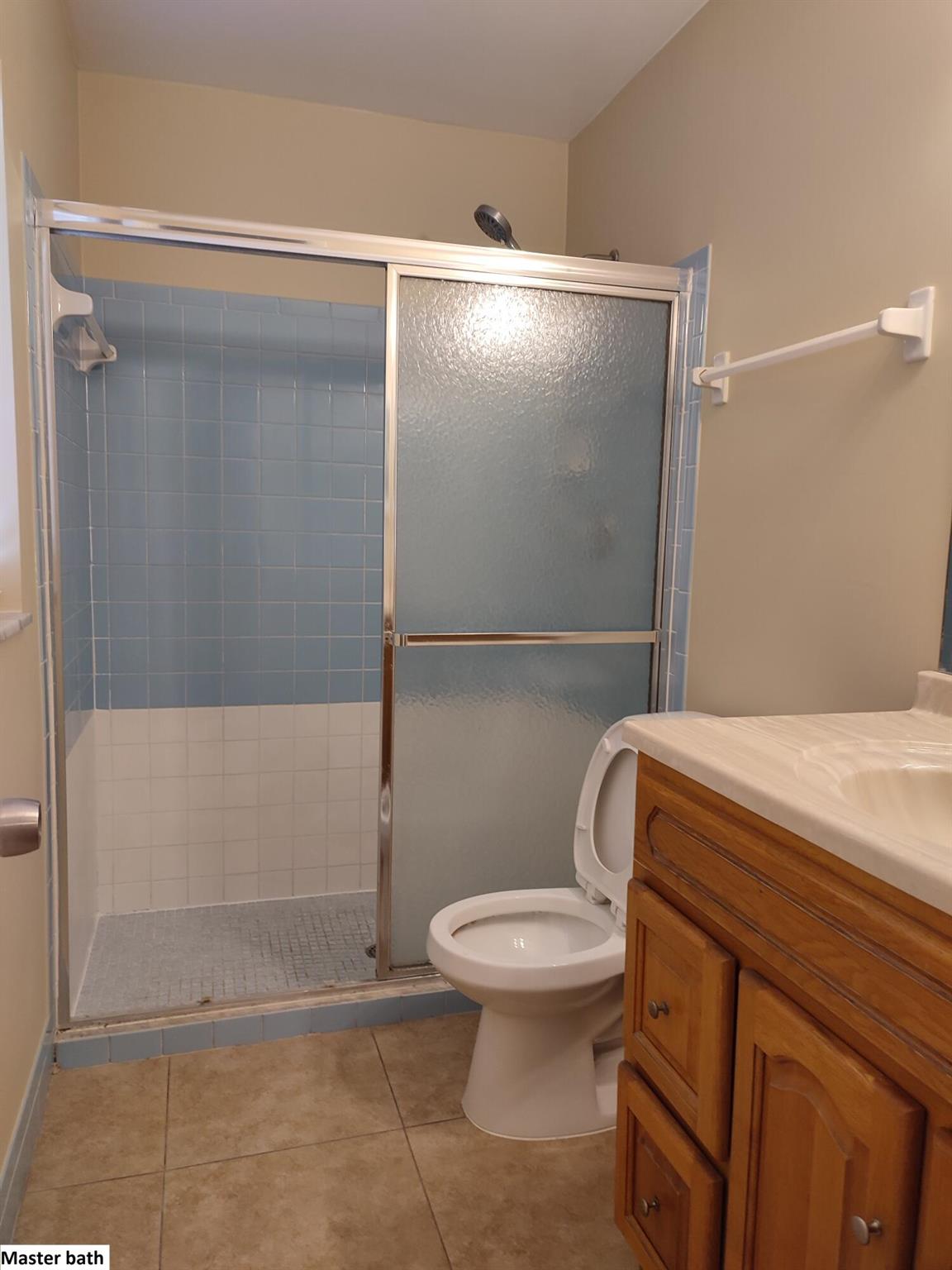 ELMWOOD EST - Residential Lease