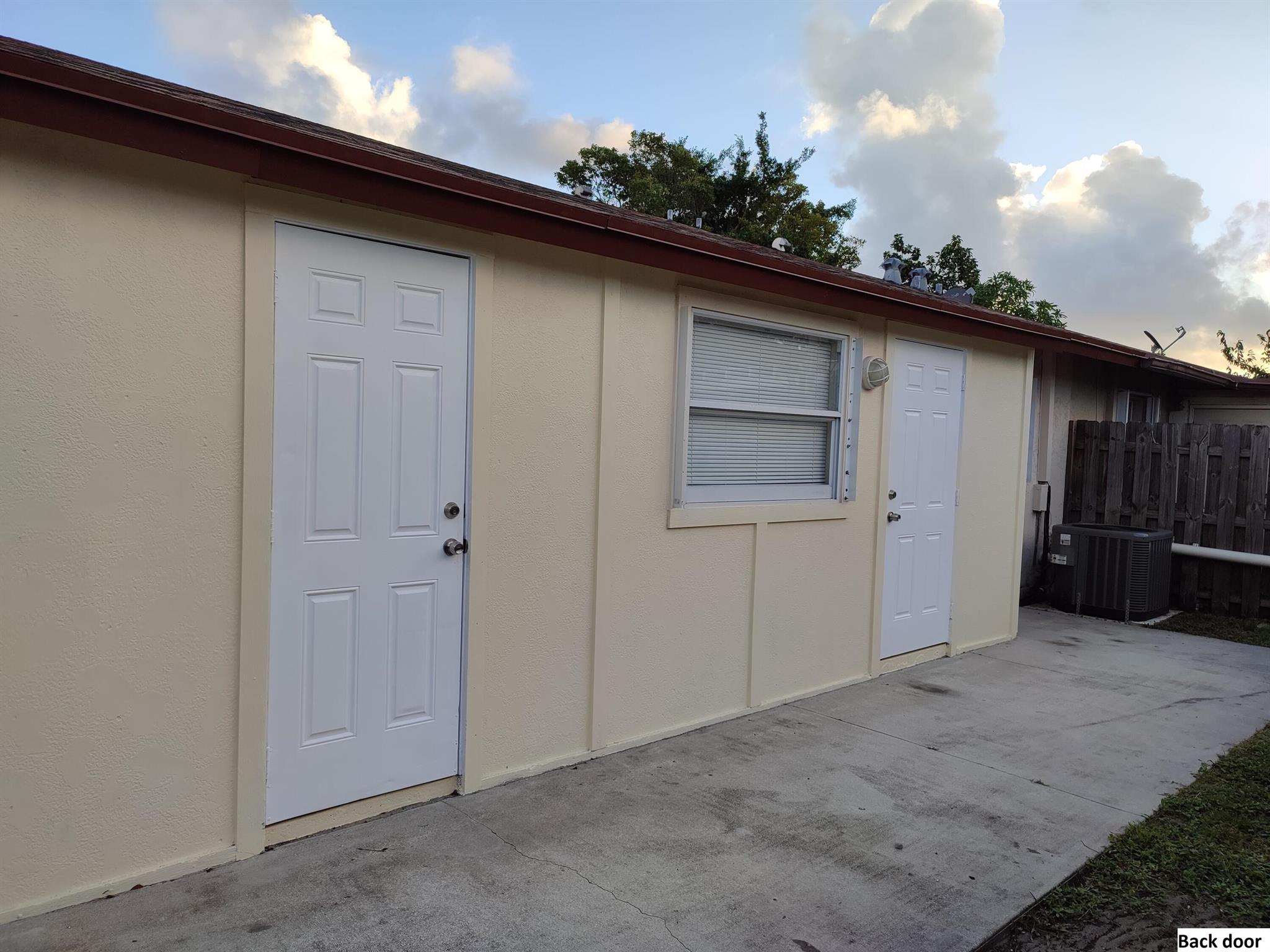 ELMWOOD EST - Residential Lease