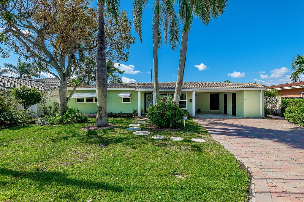 Photo of 2624 SE 9th Street, Pompano Beach, FL 33062 (MLS # F10436381)