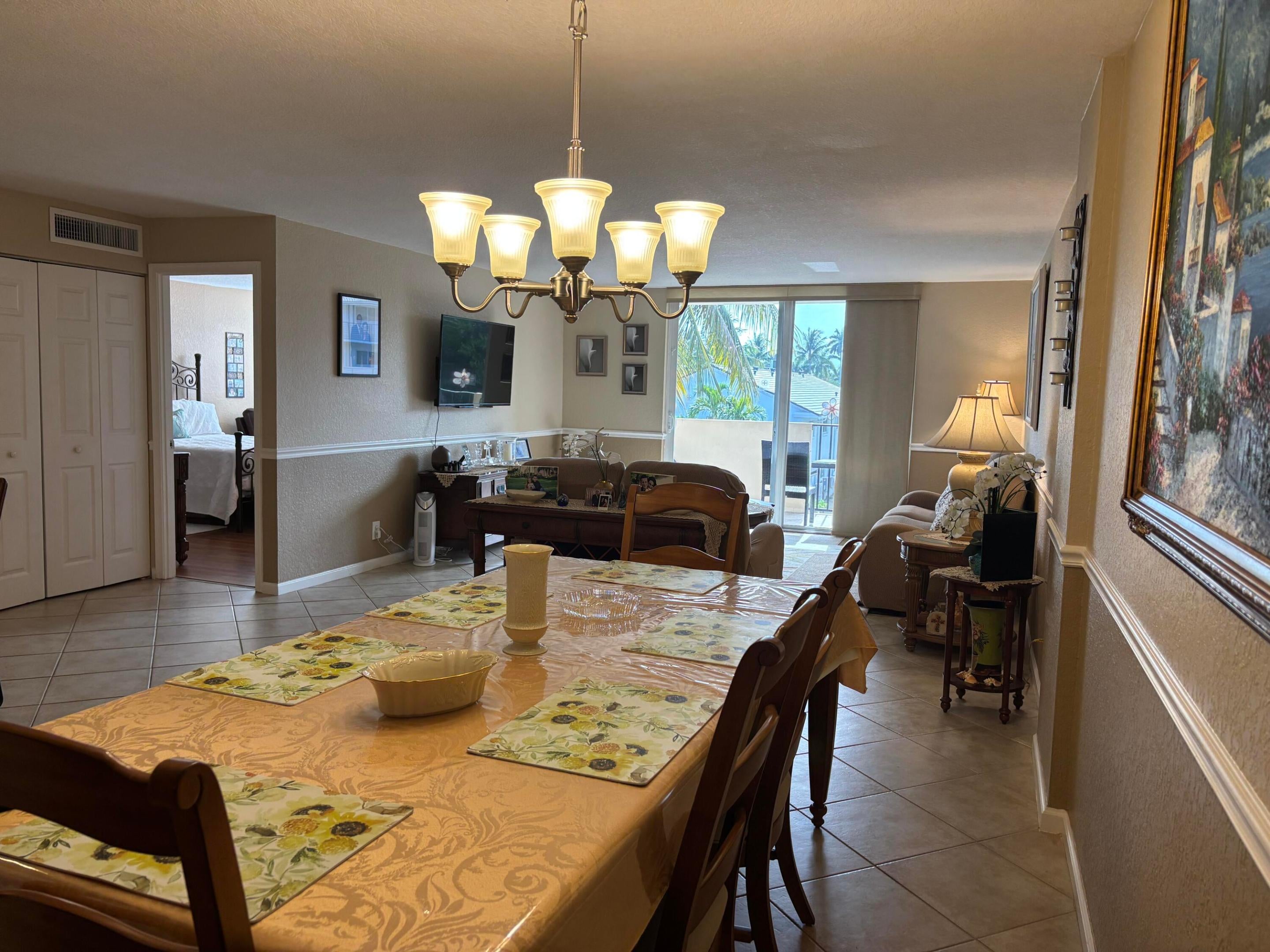 1000 Spanish River Road 3c