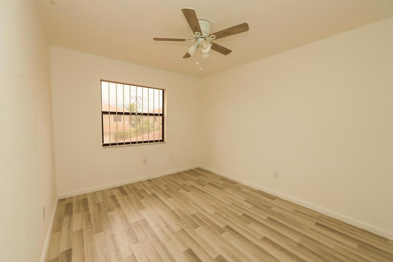 LAGO GRANDE CONDO SIX-B - Residential