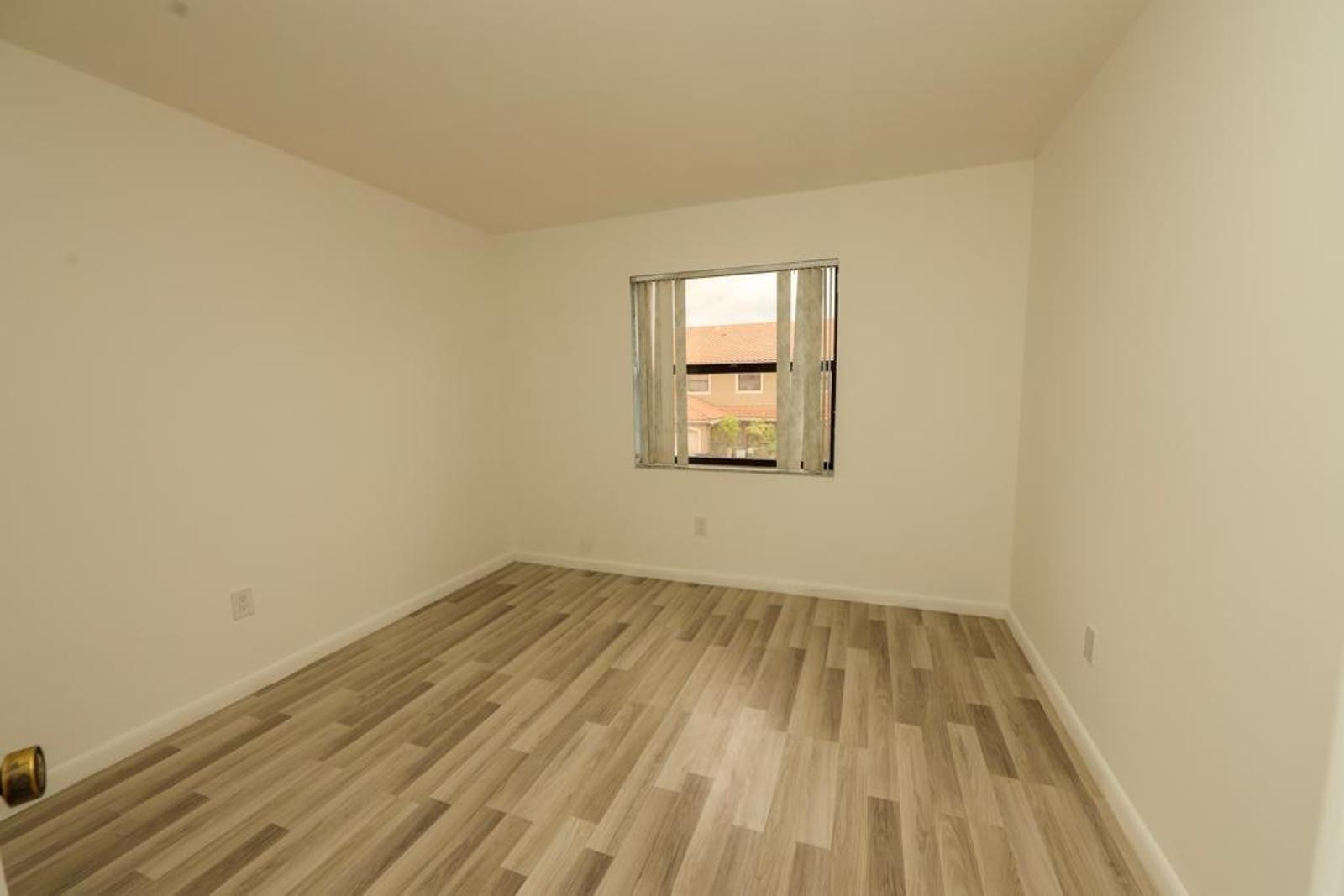 LAGO GRANDE CONDO SIX-B - Residential