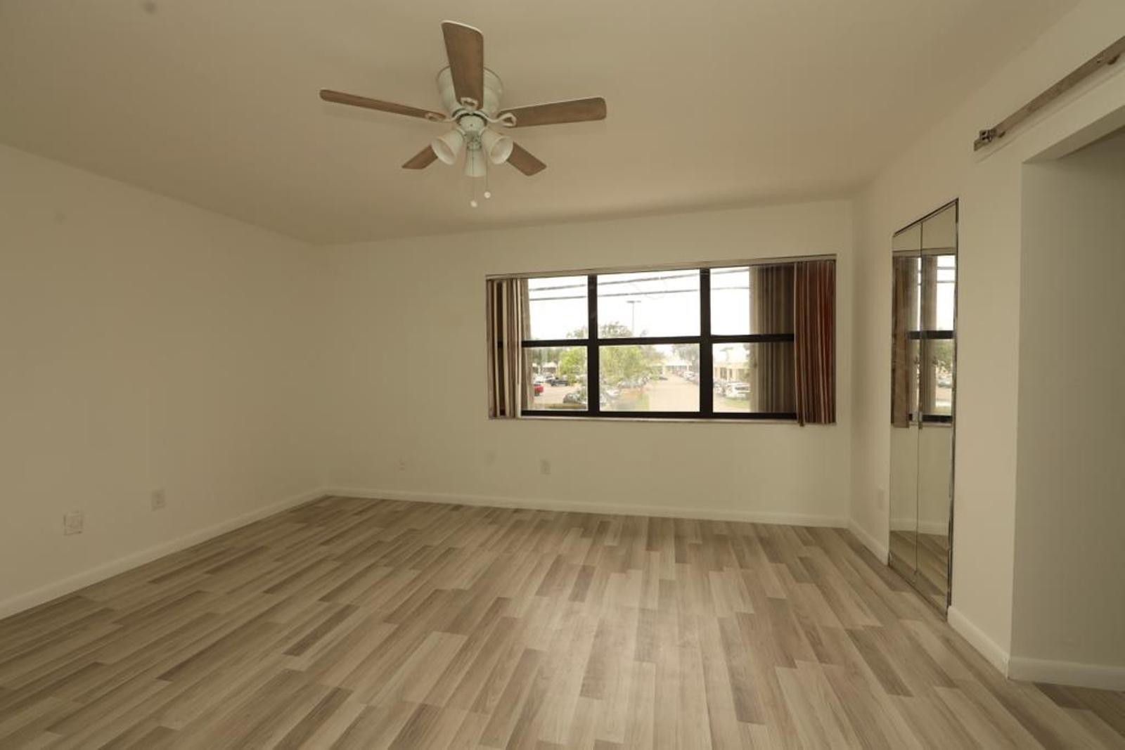 LAGO GRANDE CONDO SIX-B - Residential