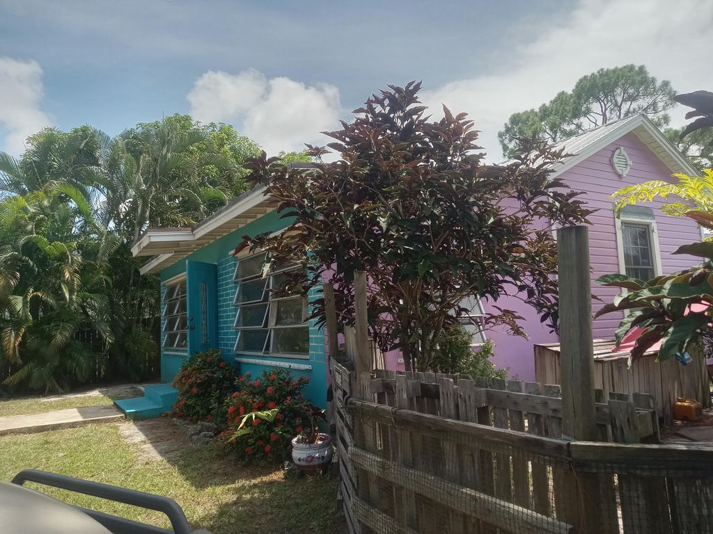 Photo of 5258 SE Isabelita Avenue, Stuart, FL 34997 (MLS # R10804340)