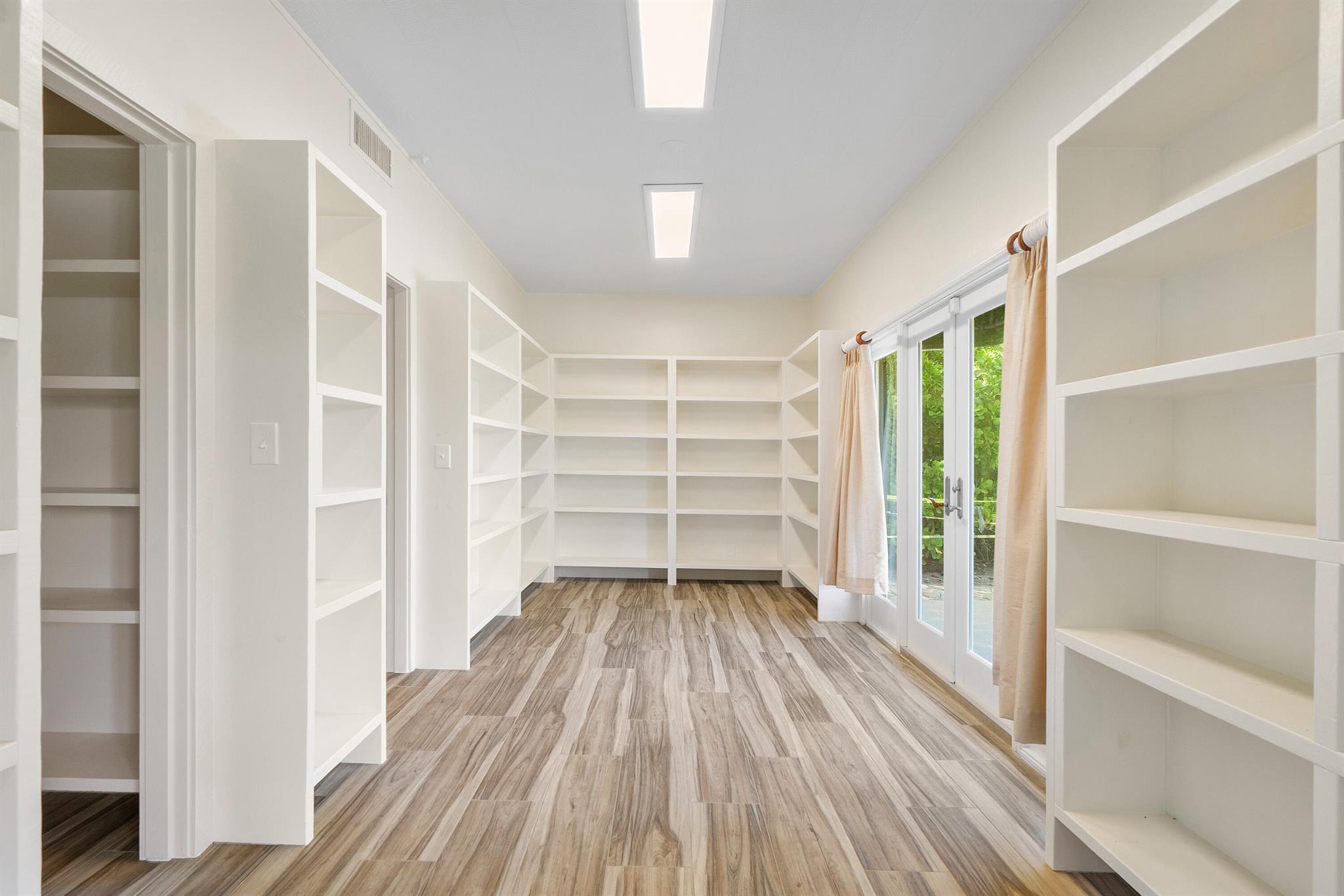 Ibis Isle - Residential