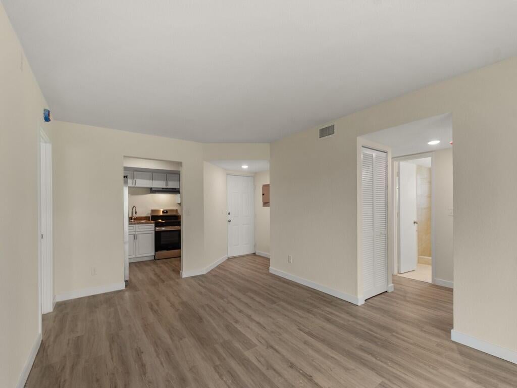 1505 SE Royal Green Circle 103, Port St Lucie, FL, 34952/$198,900 3 1505 SE Royal Green Circle 103