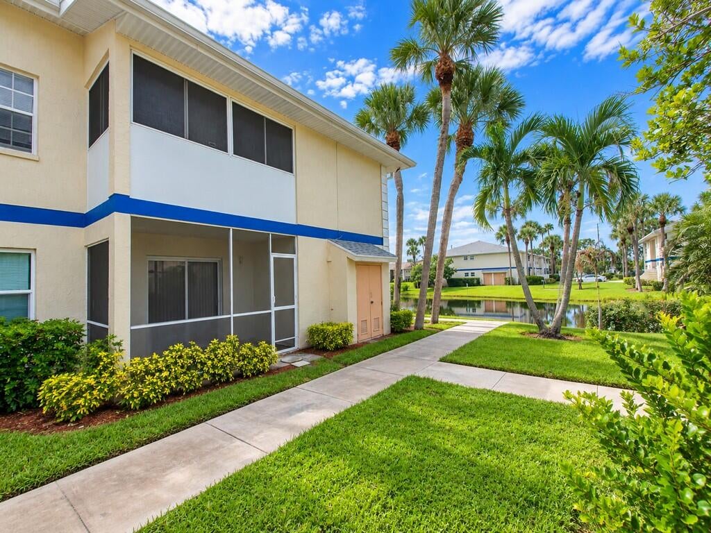 1505 SE Royal Green Circle 103, Port St Lucie, FL, 34952/$198,900 1 1505 SE Royal Green Circle 103