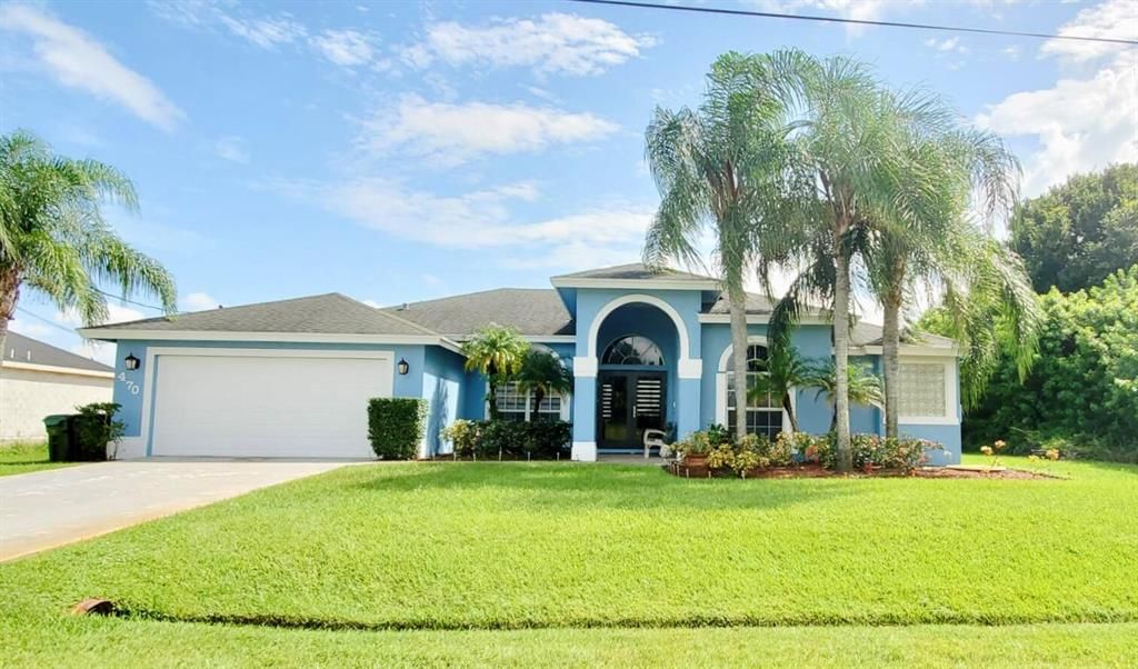 Photo of 470 SW Mccomb Avenue, Port Saint Lucie, FL 34953 (MLS # R10751217)