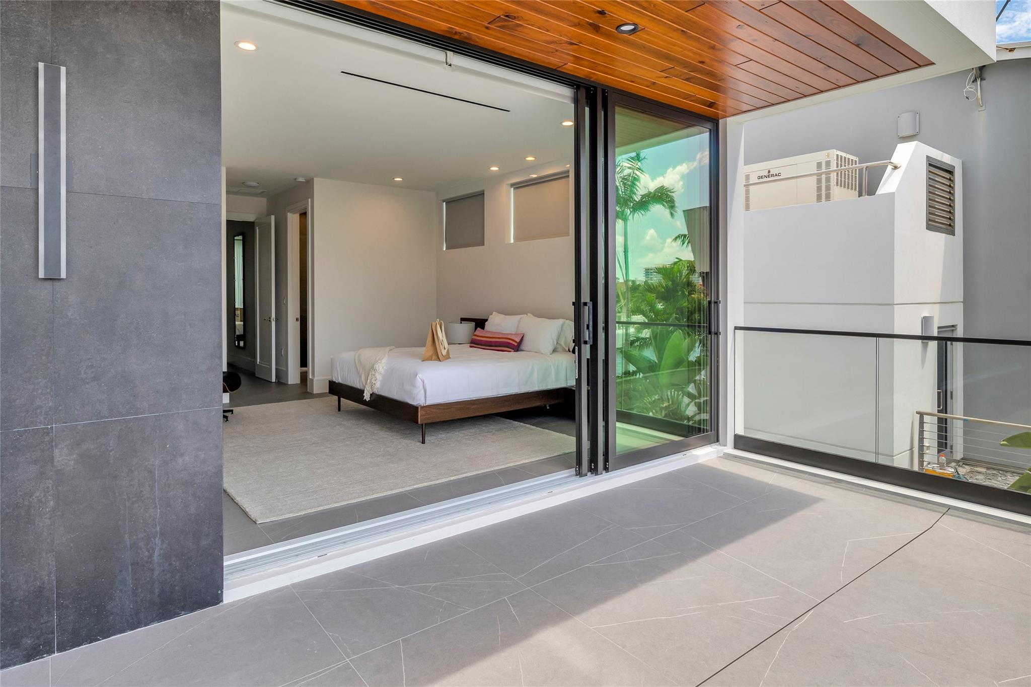Lauderdale Harbors Sec A - Residential Lease