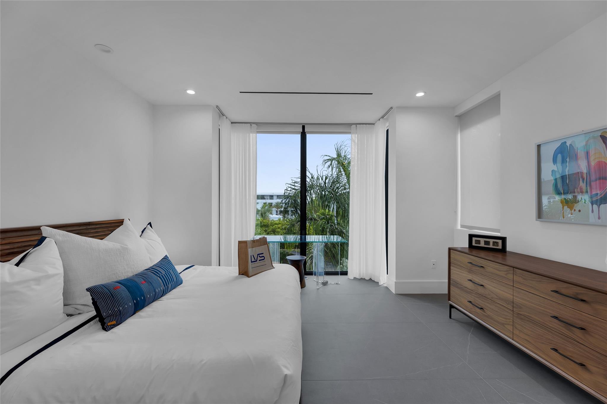Lauderdale Harbors Sec A - Residential Lease