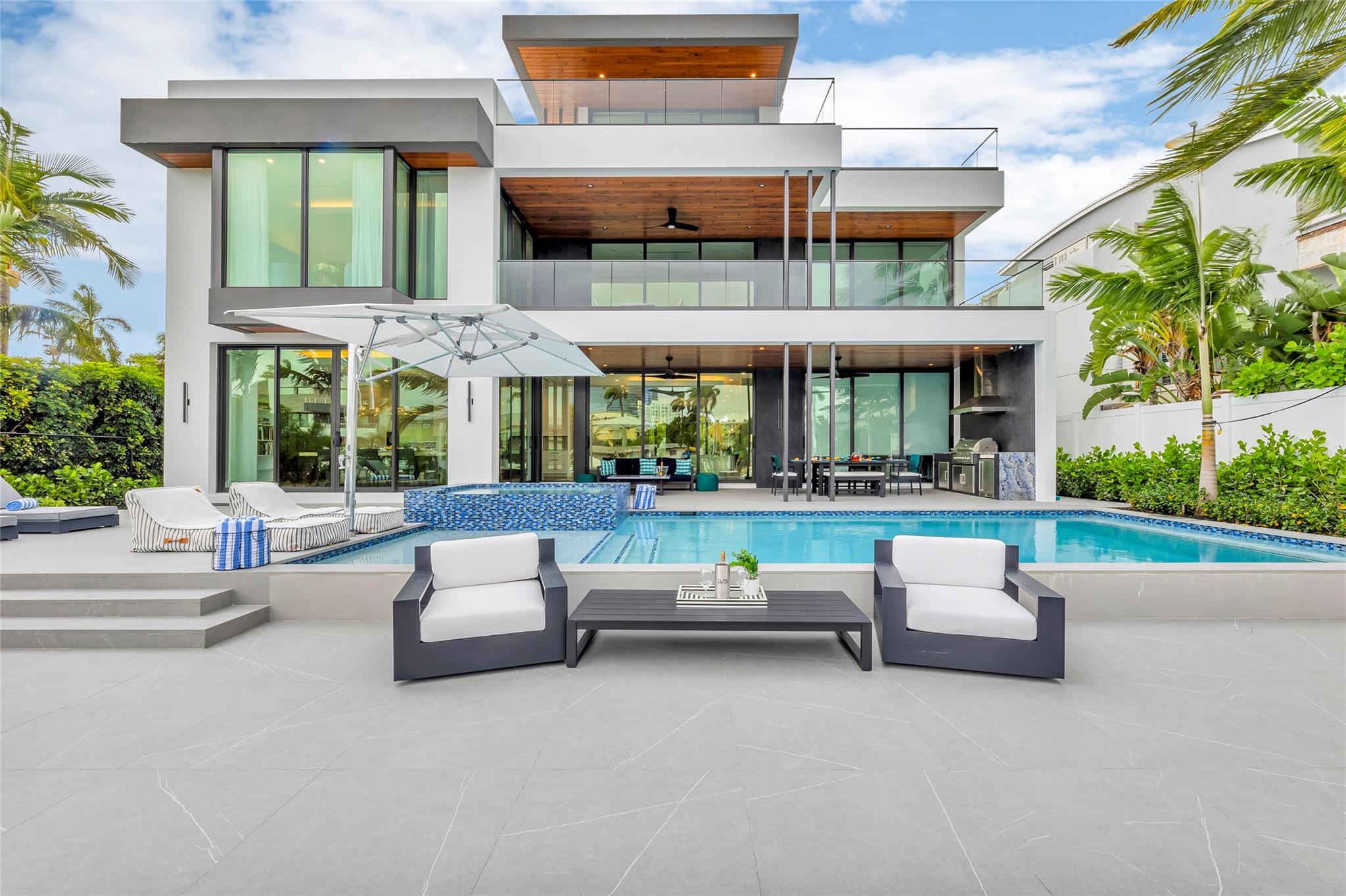 Lauderdale Harbors Sec A - Residential Lease