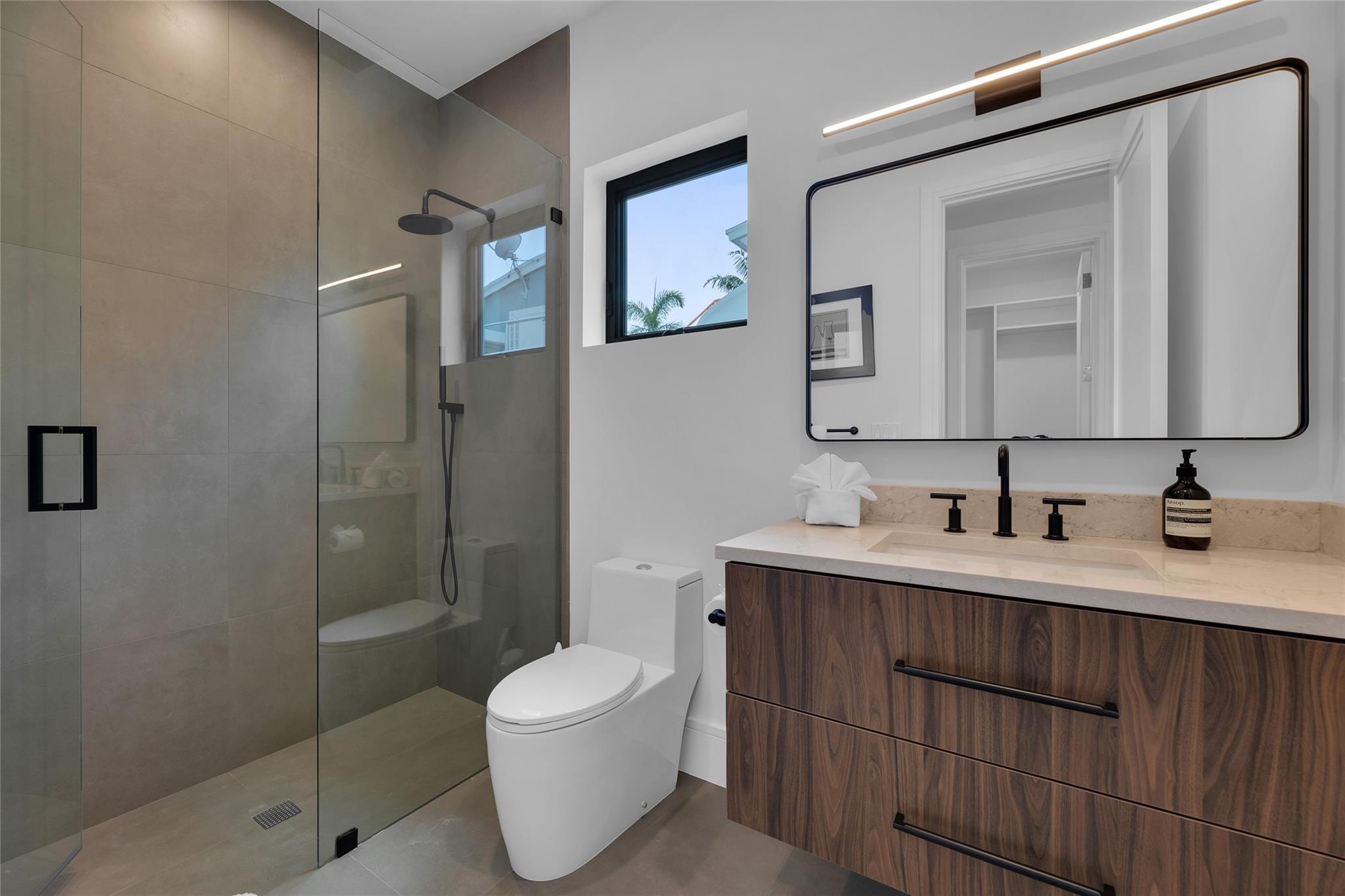 Lauderdale Harbors Sec A - Residential Lease