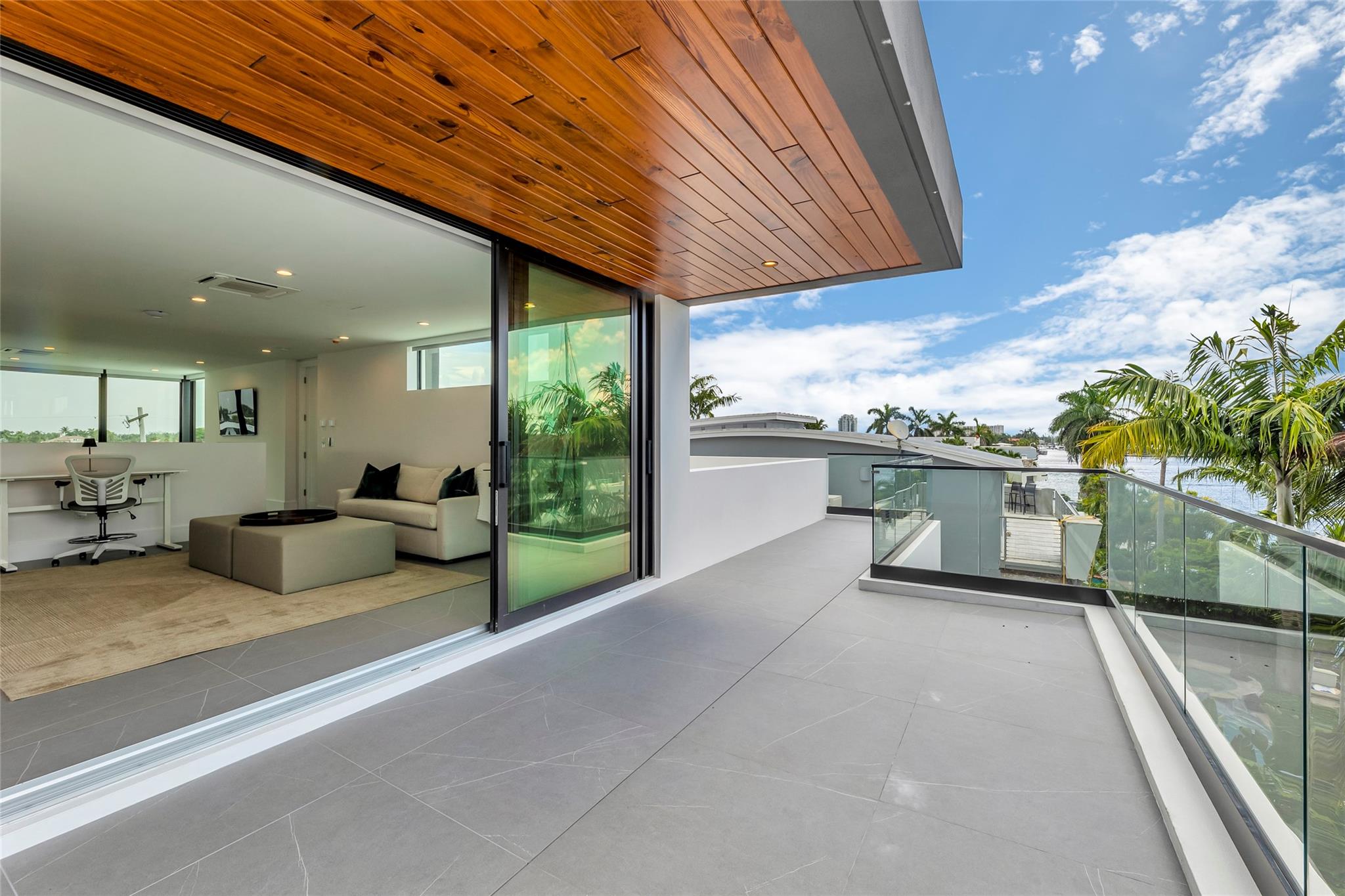 Lauderdale Harbors Sec A - Residential Lease