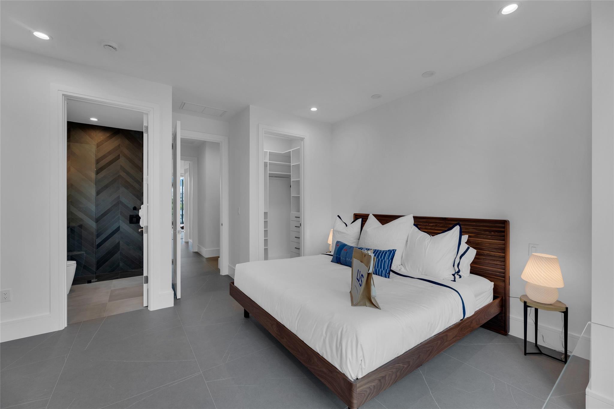 Lauderdale Harbors Sec A - Residential Lease