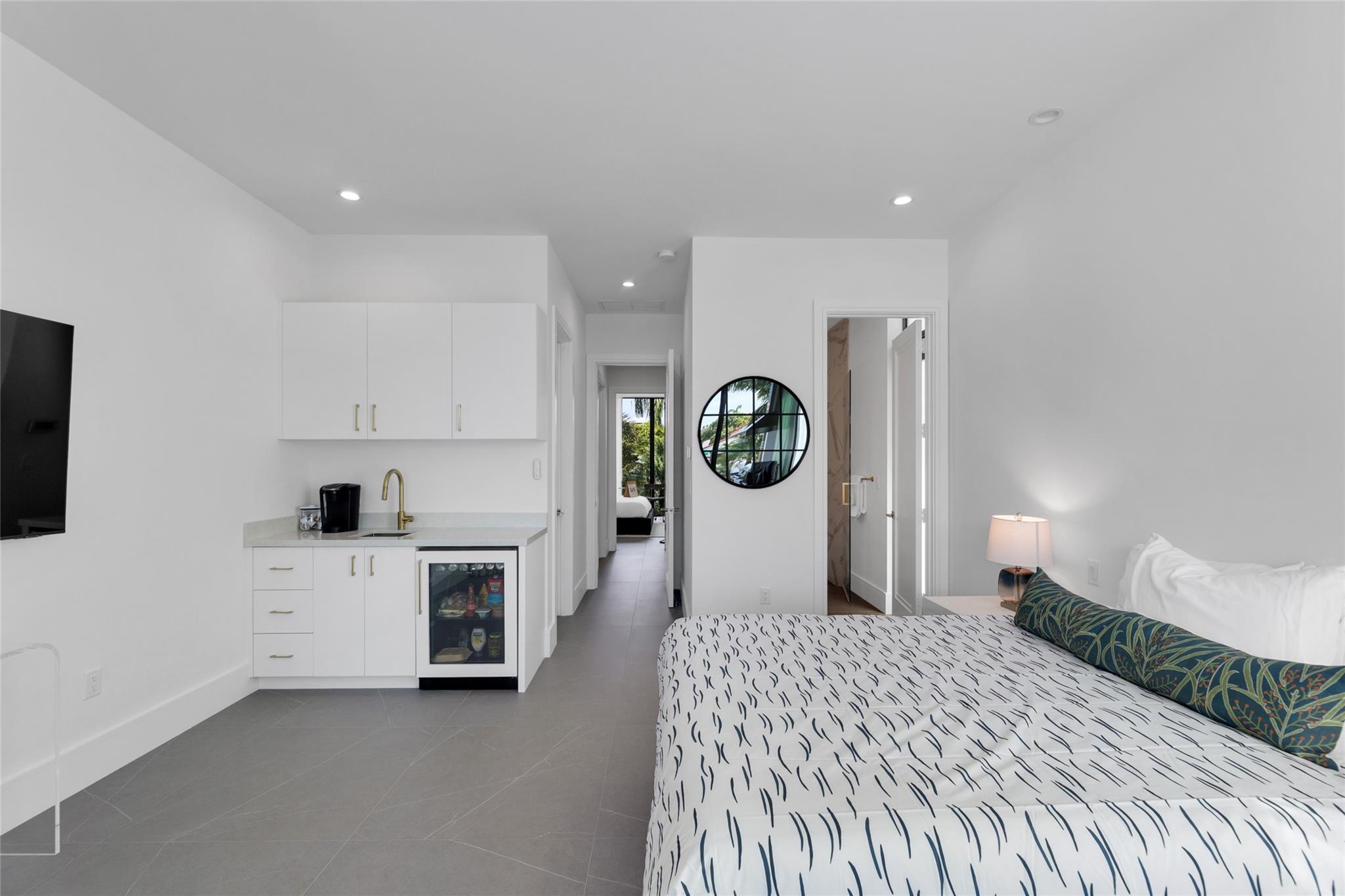 Lauderdale Harbors Sec A - Residential Lease