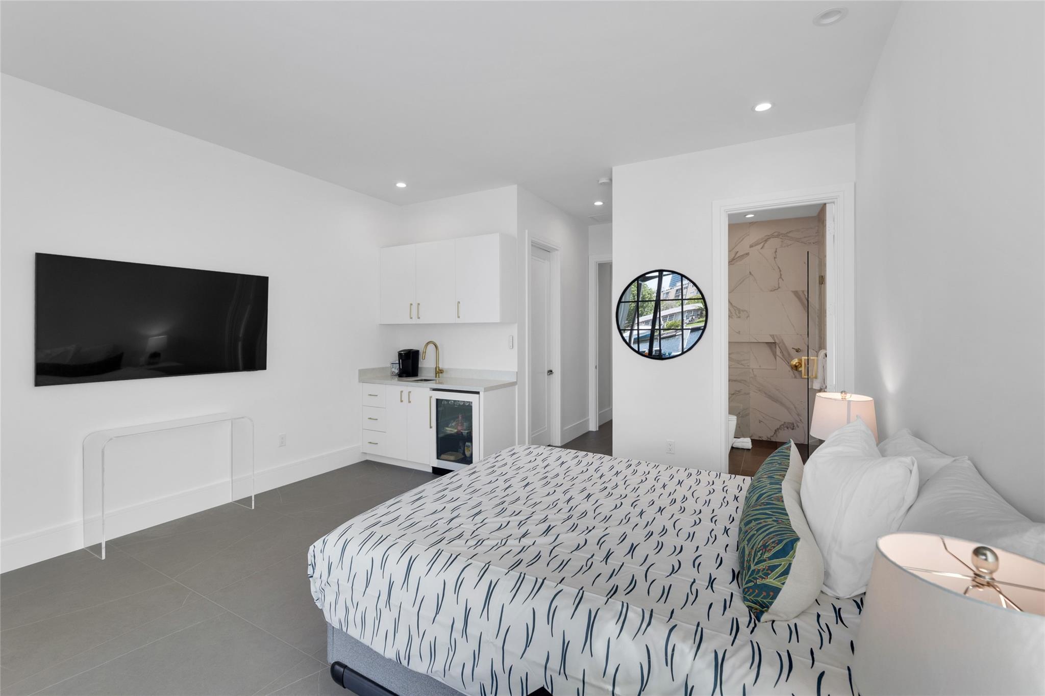 Lauderdale Harbors Sec A - Residential Lease