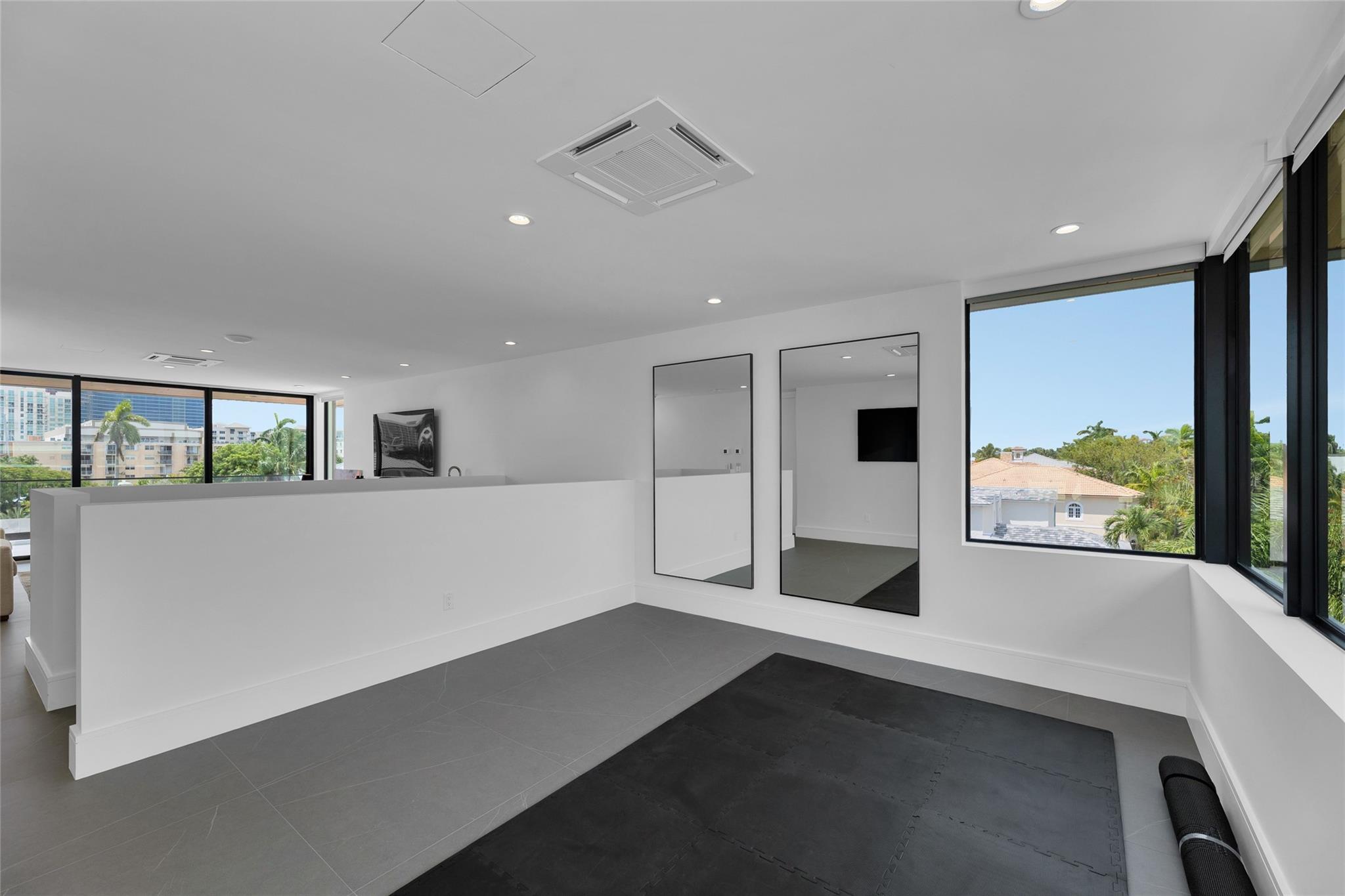 Lauderdale Harbors Sec A - Residential Lease
