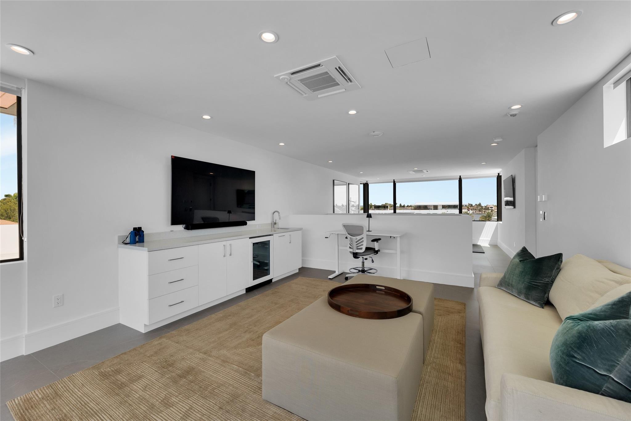 Lauderdale Harbors Sec A - Residential Lease