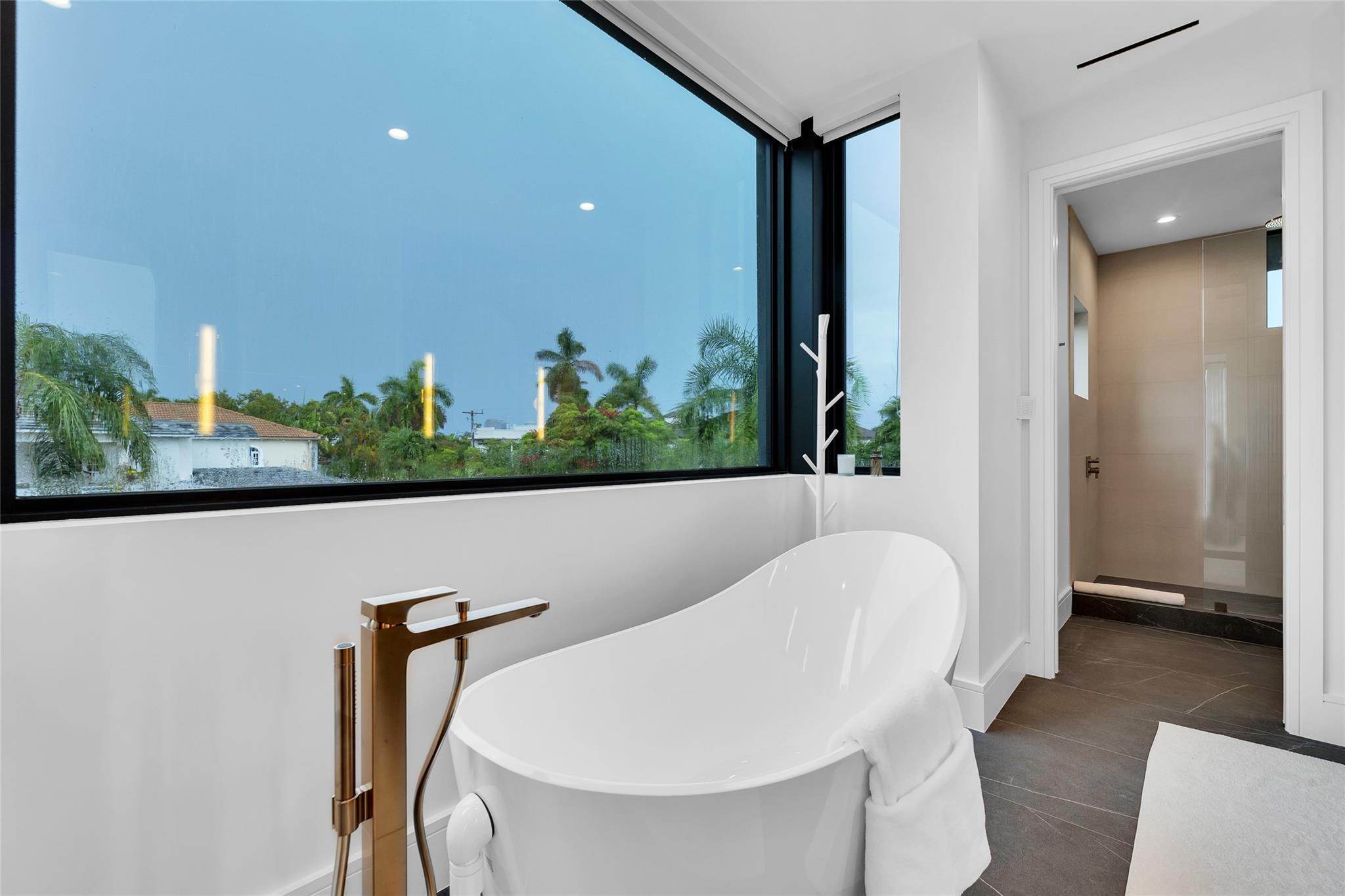 Lauderdale Harbors Sec A - Residential Lease