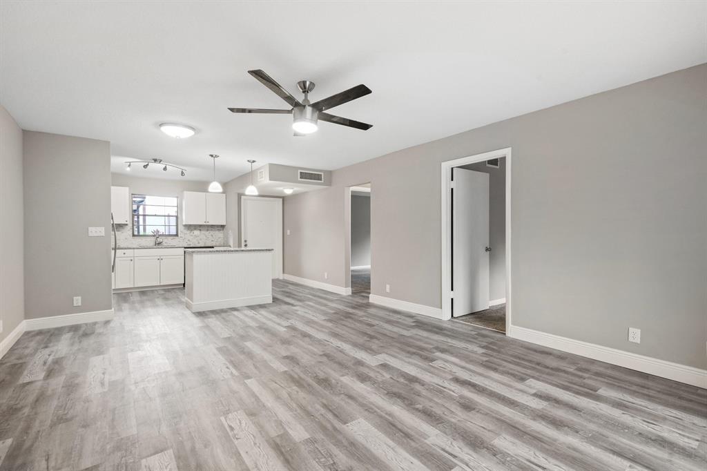 TWIN LAKES SOUTH & TOWN VILLAS CONDO - Residential