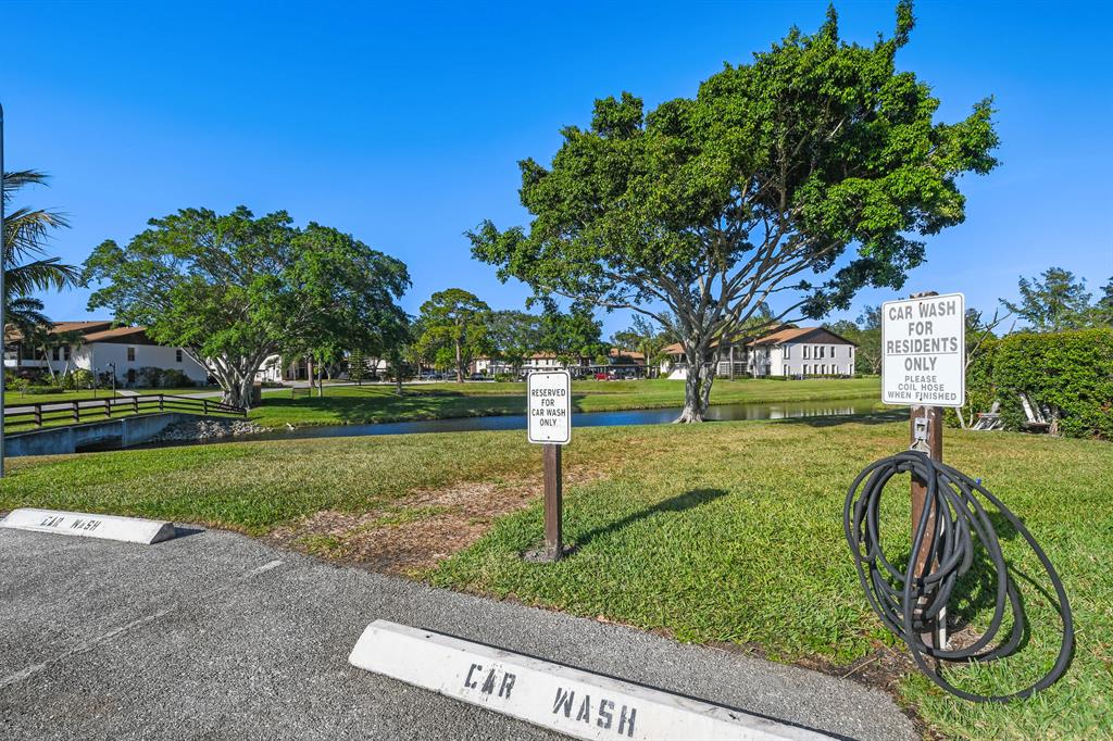 TWIN LAKES SOUTH & TOWN VILLAS CONDO - Residential