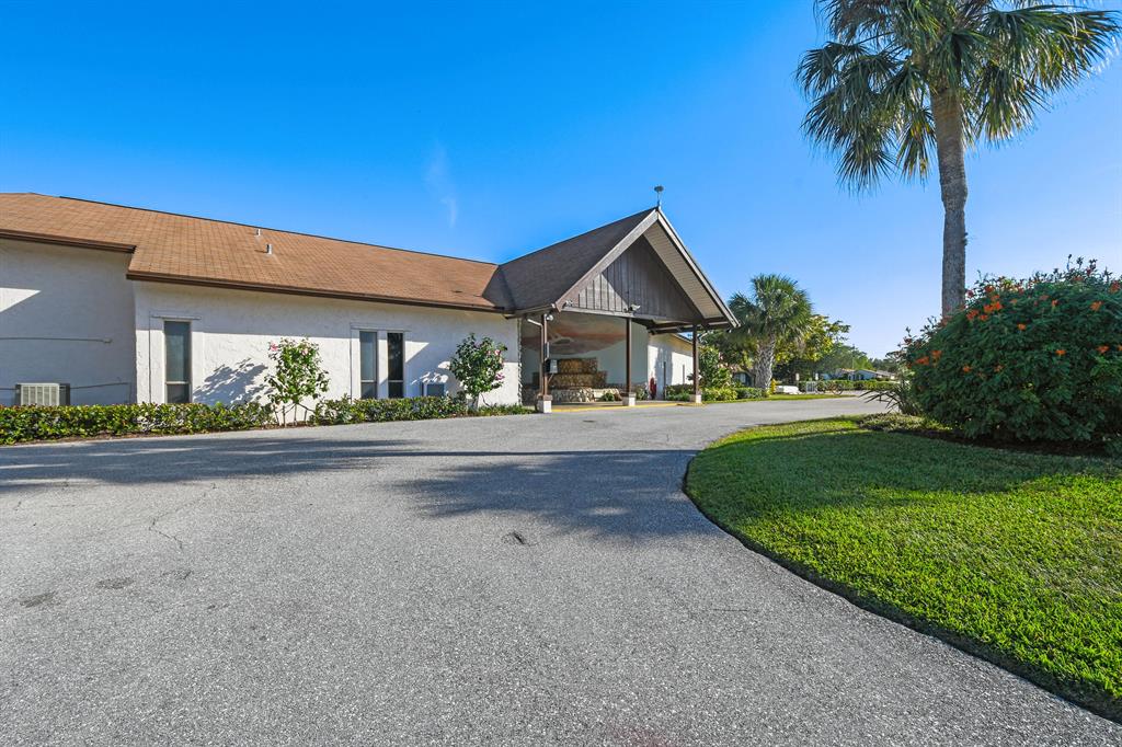 TWIN LAKES SOUTH & TOWN VILLAS CONDO - Residential