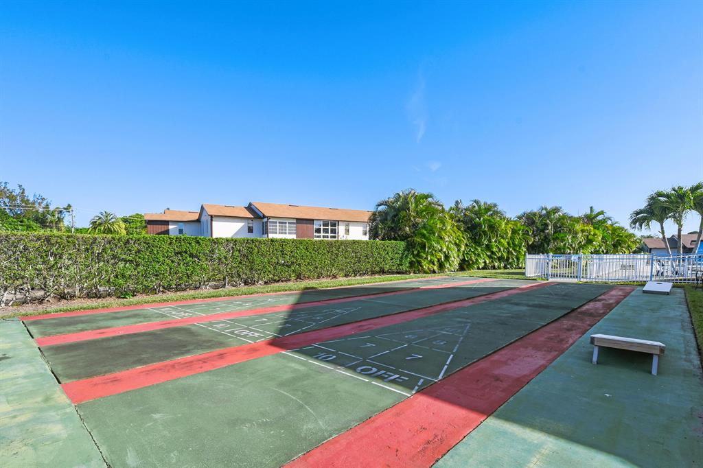 TWIN LAKES SOUTH & TOWN VILLAS CONDO - Residential