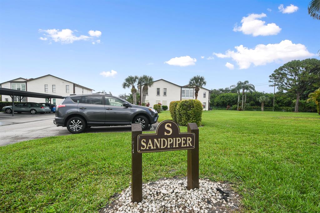TWIN LAKES SOUTH & TOWN VILLAS CONDO - Residential